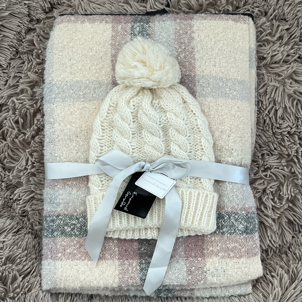 NEW Emanuel Geraldo Hat and Infinity Scarf Set